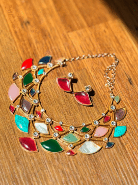 Sasha- Beautiful multicolour stone necklace set