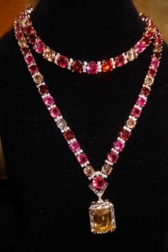 Pink and red necklace set