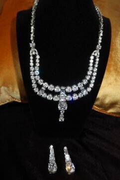 Hollywood necklace set
