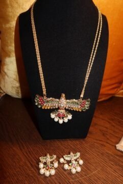 Eagle pendant necklace set