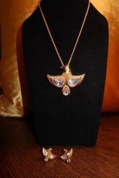 Bird pendant necklace set