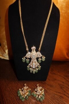 Eagle pendant necklace set