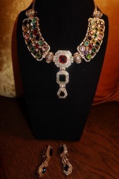 Regal Sabyasachi necklace European style