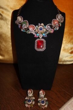 European red necklace set