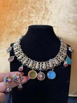 Unique necklace set